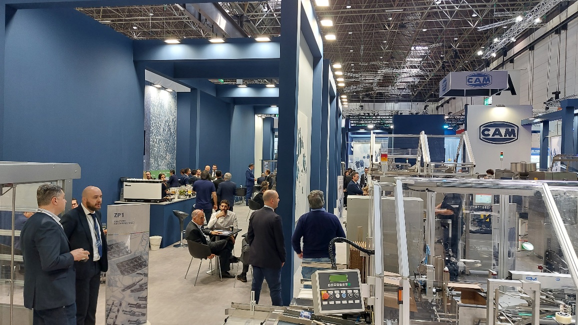 cam-interpack-macchina Fiera Interpack 2023 di Düsseldorf con stand CAM e macchinario