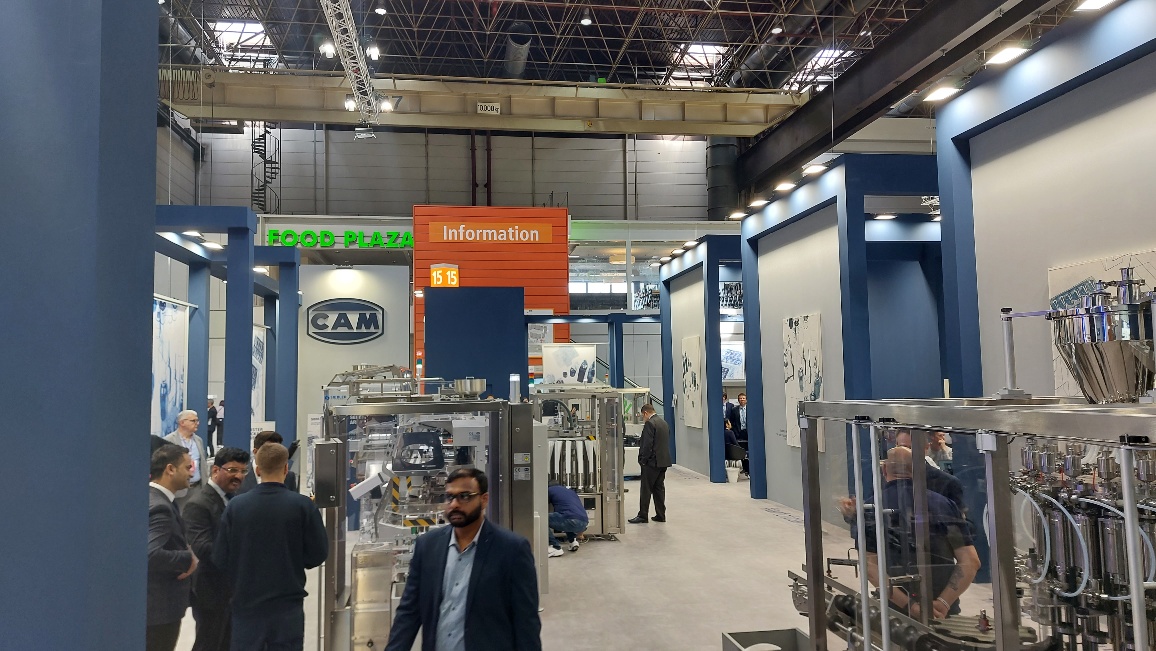 cam-interpack-stand-2 Interno dello stand CAM della fiera Interpack 2023 di Düsseldorf